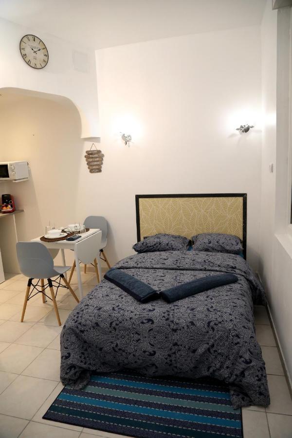 Pluton Daire Saint-Quentin  Dış mekan fotoğraf